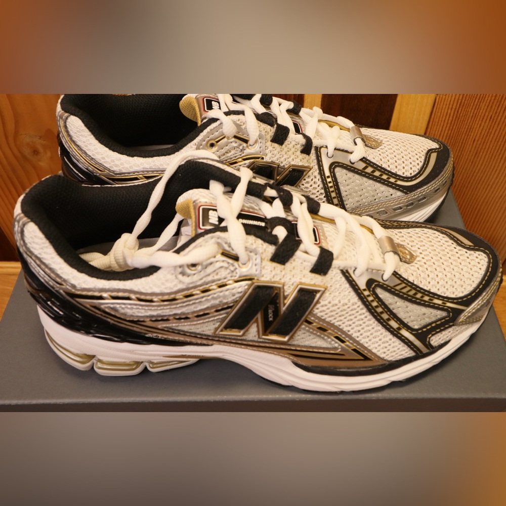 New Balance 1906R Sz 8 Men’s Gray/Brown - New, Ripped Box Corner